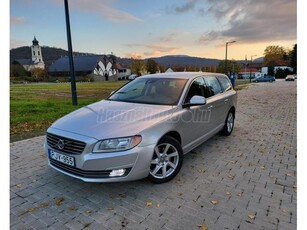 VOLVO V70 2.0 D [D4] Momentum Geartronic ///5.HENGER/VEZETETT.SZERV.KÖNYV/LEINFORMÁLHATÓ///