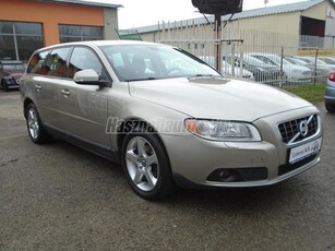 VOLVO V70 2.0 D Kinetic