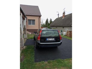 VOLVO V70 2.4 D [D5]