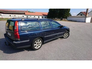 VOLVO V70 2.4 D [D5]