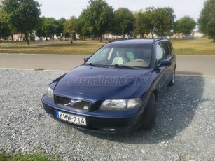 VOLVO V70 2.4 D [D5] (Automata)