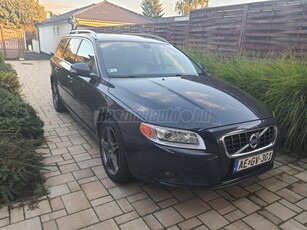 VOLVO V70 2.4 D [D5] Kinetic