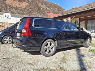 VOLVO V70 2.4 D [D5] Summum