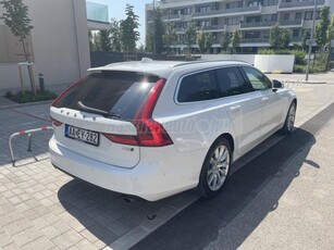 VOLVO V90 2.0 D [D5] Momentum AWD Geartronic