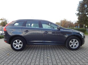 VOLVO XC60 2.0 D [D3] Momentum FWD Végig Vezetett Szervizkönyv .143eKm.Vonóhorog