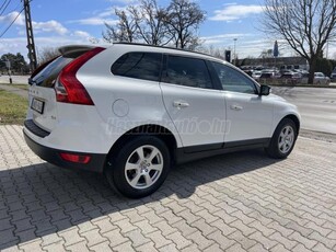 VOLVO XC60 2.0 D [D4] Momentum FWD /Ülés fűtés / multikormány / Tempomat / keylessGo /