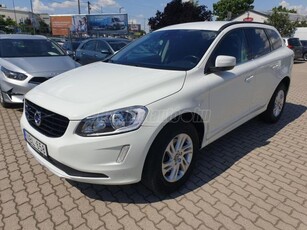 VOLVO XC60 2.0 D [D4] Momentum Geartronic FWD