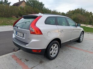 VOLVO XC60 2.0 D Momentum Geartronic