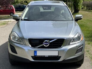 VOLVO XC60 2.4 D [D3] Ocean Race ÚJKORA ÓTA MAGYARORSZÁGI! ÖSSZKERÉK HAJTÁS! KÉZI VÁLTÓ! 197.188 Km!