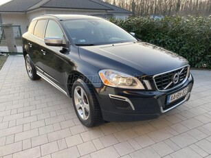 VOLVO XC60 2.4 D [D5] R-Design Kinetic Geartronic