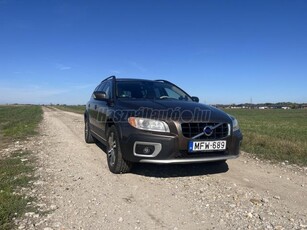 VOLVO XC70 2.4 D [D5] AWD Momentum Végig vezett szervizkönyv