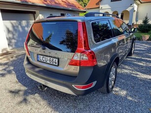 VOLVO XC70 2.4 D [D5] AWD Summum