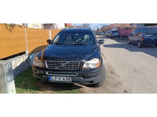 VOLVO XC90 2.4 D [D5] Momentum Geartronic