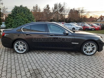 BMW 730d xDrive (Automata) Gyári Individual 4Gombos Szervízkönyves!