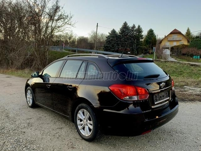 CHEVROLET CRUZE 1.6 LS Gyöngyház Metál Barna