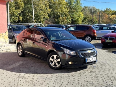 CHEVROLET CRUZE 1.6 LT Plus MAGYAR ÚJMODELL 16K ÚJSZGUMI PDC TEMP KLÍMA HIFI ISOFIX SZKÖNYV EU5 SZÉP ÁLLAPOT