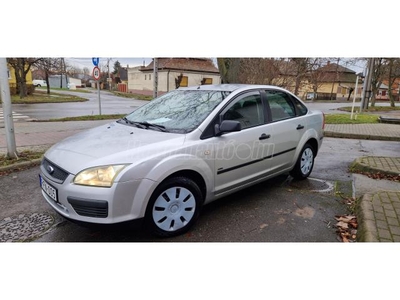 FORD FOCUS 1.4 Ambiente