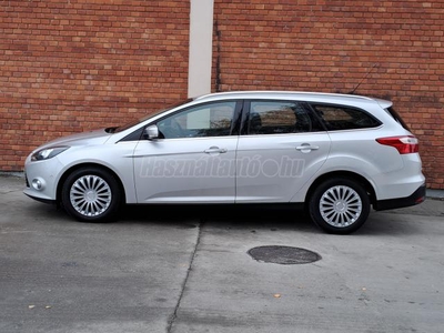 FORD FOCUS 1.6 TDCi Titanium Econetic 99g NAVI-RADAR-AUTOMATA PARK-TEMPOMAT-FŰTŐSZÁLAS ELSŐ SZÉLVÉDŐ-KULCSNÉLKÜLI INDÍTÁS