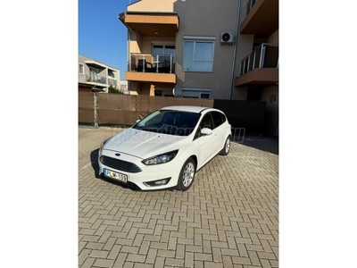 FORD FOCUS 1.6 Ti-VCT Titanium