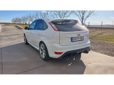 FORD FOCUS ST 2.5 T