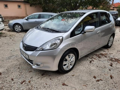 HONDA JAZZ 1.4 Elegance Plus CVT AUTOMATA! SÉRÜLÉSMENTES ÁLLAPOT!