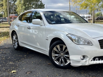 INFINITI M