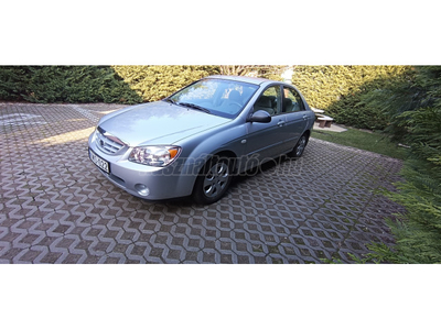 KIA CERATO 1.6 CRDi LX Base