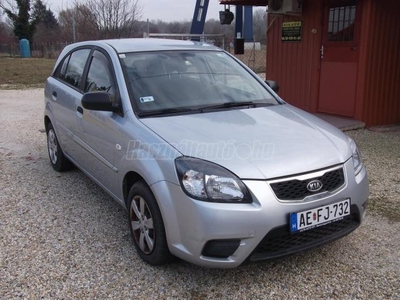 KIA RIO 1.4 EX Safety Klíma.El-ablakok.KP-zár.CD-s Rádió.AUX.USB