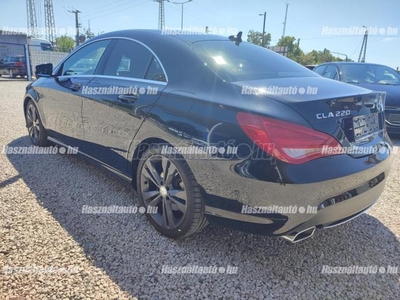 MERCEDES-BENZ CLA 220 CDI d 7G-DCT m.o.-i vezetett szervizkönyv.félbőr. xenon.ülésfűtés