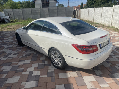 MERCEDES-BENZ E 200 CGI BlueEFFICIENCY Elegance