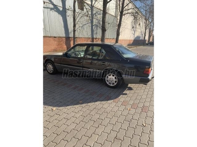 MERCEDES-BENZ E 300 D ROZSDAMENTES