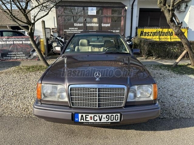 MERCEDES-BENZ W 124 200 E Coupe / ROZSDAMENTES / VEZETETT SZERV. KÖNYV