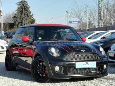 MINI MINI COOPER 1.6 S John Cooper Works++211LE++NAVI++Harman -Kardon hifi