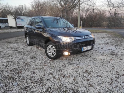 MITSUBISHI OUTLANDER 2.0 MIVEC Invite Facelift.Benzines szívómotorral szerelt-Euro5.Szervizkönyves!