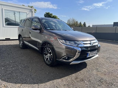 MITSUBISHI OUTLANDER 2.2 DI-D Instyle Premium 4WD (Automata) LE SZERVÍZELVE! NAVI-360 KAMERA-RADAR-4WD-VONÓHOROG