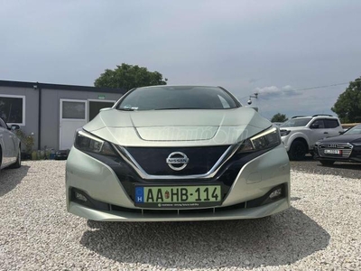 NISSAN LEAF N-Connecta 40kWh (Automata) BÉRELHETŐ IS!!KÖRBE KAMERA - VEZETETT SZERVÍZKÖNYV.ŰLÉS KORMÁNY FŰTÉS.SÁVTARTÓ.T