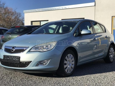 OPEL ASTRA J 1.6 Cosmo ++VonóHorog++NAVIgáció++Tempomat++TolRadar++SzKönyv++FrissMűszaki