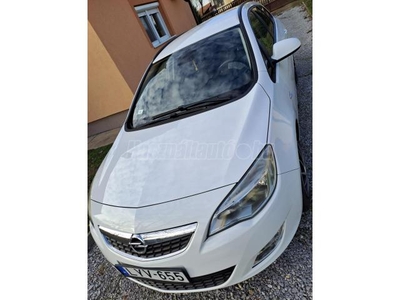 OPEL ASTRA J Sports Tourer 1.4 T Cosmo