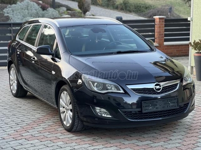 OPEL ASTRA J Sports Tourer 1.6 Cosmo Leinformálható km!