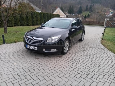 OPEL INSIGNIA Sports Tourer 2.0 T Cosmo