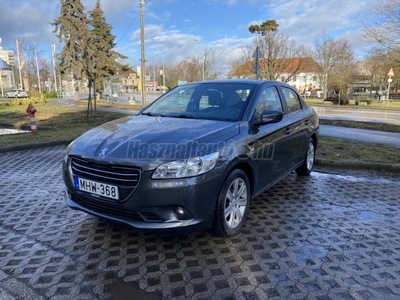 PEUGEOT 301 1.6 VTi Allure