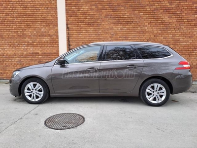 PEUGEOT 308 1.6 BlueHDi Style PANORÁMA-ÁLLÓFŰTÉS-NAVI-LED MENETFÉNY-TEMPOMAT-ELSŐ+HÁTSÓ RADAR-VONÓHOROG