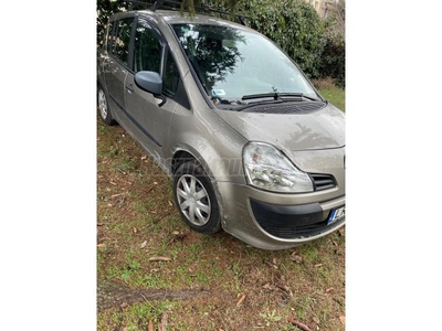 RENAULT MODUS Grand1.2 16V Authentique