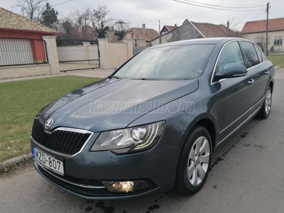 SKODA SUPERB 2.0 CR TDi Business Plus DSG Magyar / rengeteg extra / szervizkönyv / új vezérlés