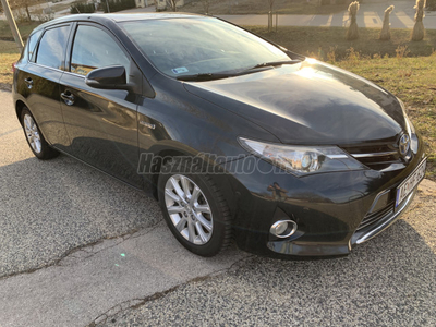 TOYOTA AURIS 1.8 HSD Lounge (Automata) 1.tulaj