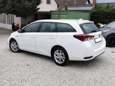 TOYOTA AURIS Touring Sports 1.8 HSD Freestyle (Automata) NAVI-KAMERA-SÁVVÁLTÓ-TEMPOMAT