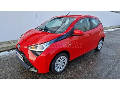 TOYOTA AYGO 1.0 x-play