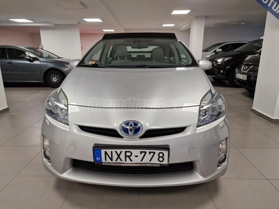 TOYOTA PRIUS 1.8 HSD Premium (Automata) Solar. Fényezésmentes. Végig szervizelt. Dokumentált!