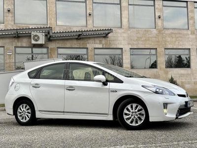 TOYOTA PRIUS PLUG-IN Magyar! 1 Tulaj! Végig Toyota Szervk.! ACC!