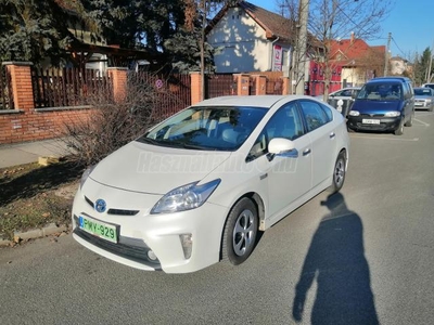 TOYOTA PRIUS PLUG-IN PLUG-IN